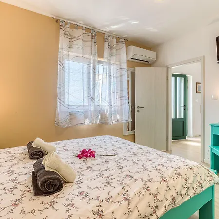 펜션 Beeindruckende 5-sterne-villa Mit Meerblick, Sauna, Gym, Beheizten Privatpool, Spielplatz, Bbq *