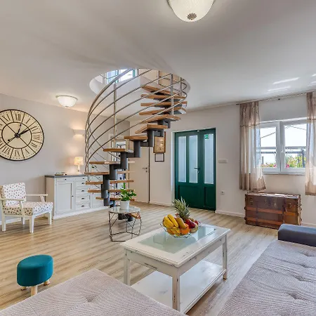 Beeindruckende 5-sterne-villa Mit Meerblick, Sauna, Gym, Beheizten Privatpool, Spielplatz, Bbq *