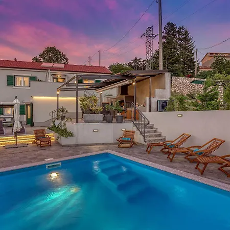 Beeindruckende 5-sterne-villa Mit Meerblick, Sauna, Gym, Beheizten Privatpool, Spielplatz, Bbq