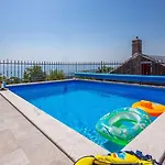 Beeindruckende 5-sterne-villa Mit Meerblick, Sauna, Gym, Beheizten Privatpool, Spielplatz, Bbq Hreljin
