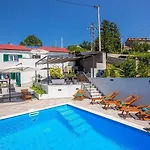 Beeindruckende 5-sterne-villa Mit Meerblick, Sauna, Gym, Beheizten Privatpool, Spielplatz, Bbq