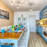 Holiday home Beeindruckende 5-sterne-villa Mit Meerblick, Sauna, Gym, Beheizten Privatpool, Spielplatz, Bbq Hreljin