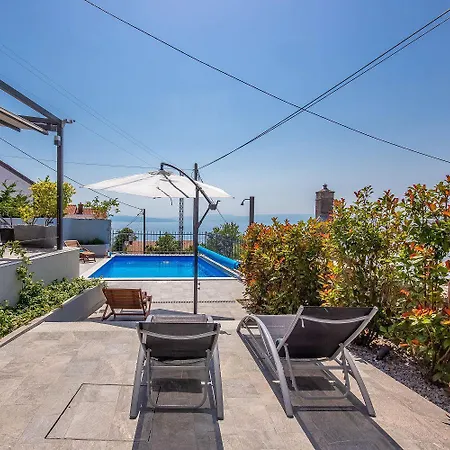 Beeindruckende 5-sterne-villa Mit Meerblick, Sauna, Gym, Beheizten Privatpool, Spielplatz, Bbq Holiday home Hreljin