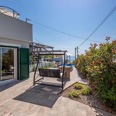 Holiday home Beeindruckende 5-sterne-villa Mit Meerblick, Sauna, Gym, Beheizten Privatpool, Spielplatz, Bbq Hreljin
