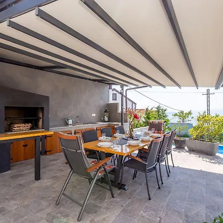 Beeindruckende 5-sterne-villa Mit Meerblick, Sauna, Gym, Beheizten Privatpool, Spielplatz, Bbq Holiday home *