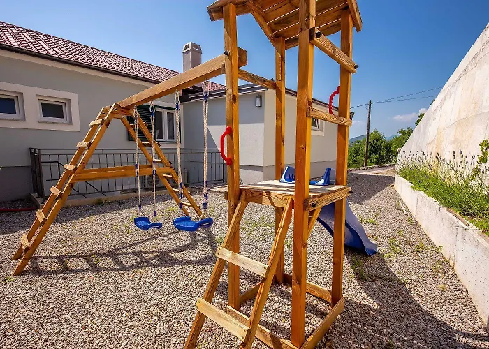 Beeindruckende 5-sterne-villa Mit Meerblick, Sauna, Gym, Beheizten Privatpool, Spielplatz, Bbq Hreljin