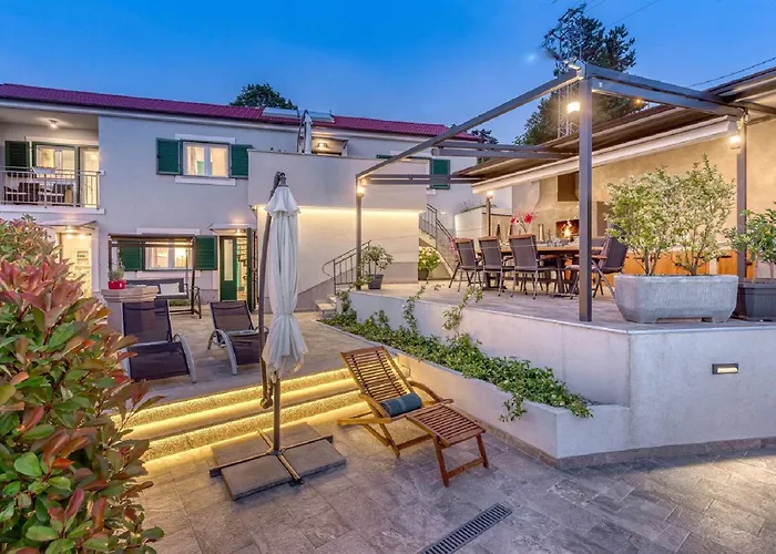 Nyaraló Beeindruckende 5-sterne-villa Mit Meerblick, Sauna, Gym, Beheizten Privatpool, Spielplatz, Bbq