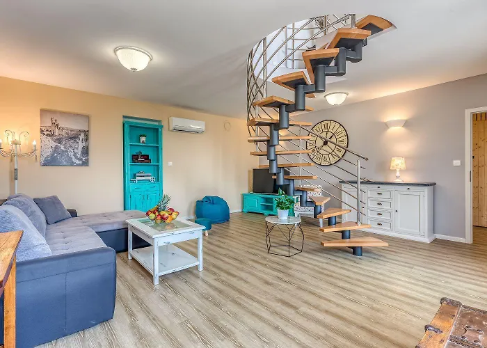Nyaraló Beeindruckende 5-sterne-villa Mit Meerblick, Sauna, Gym, Beheizten Privatpool, Spielplatz, Bbq
